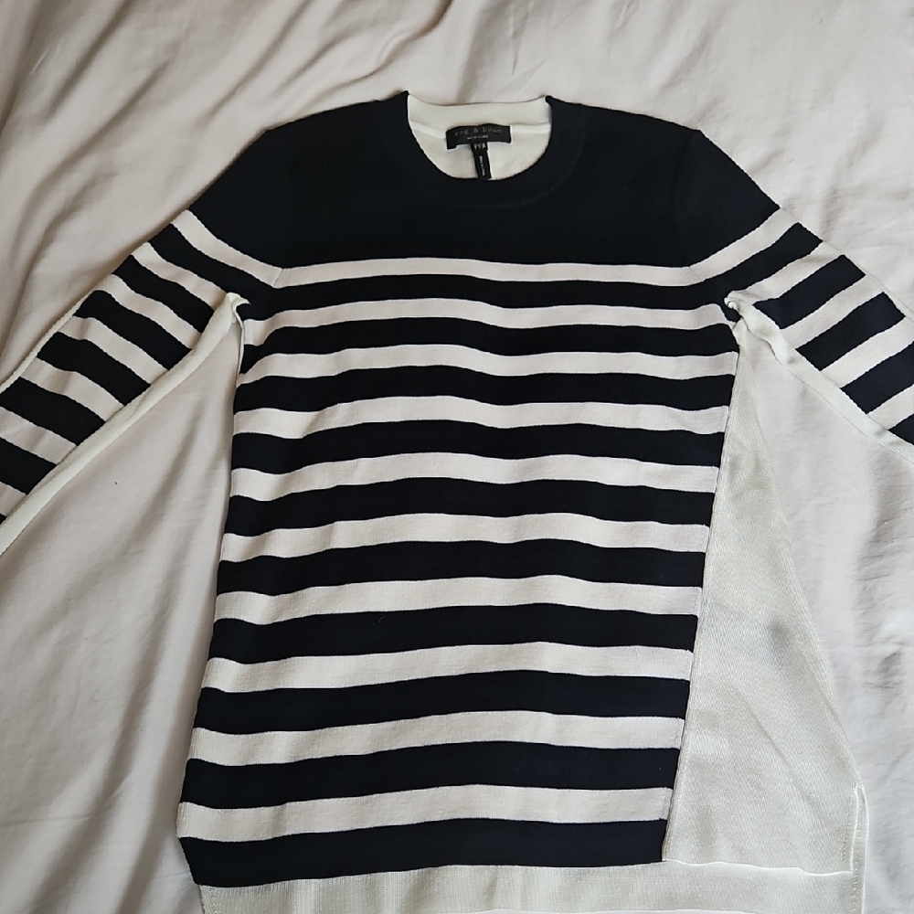 Rag And Bone Navy and White Striped Womens Sweater.  XXS